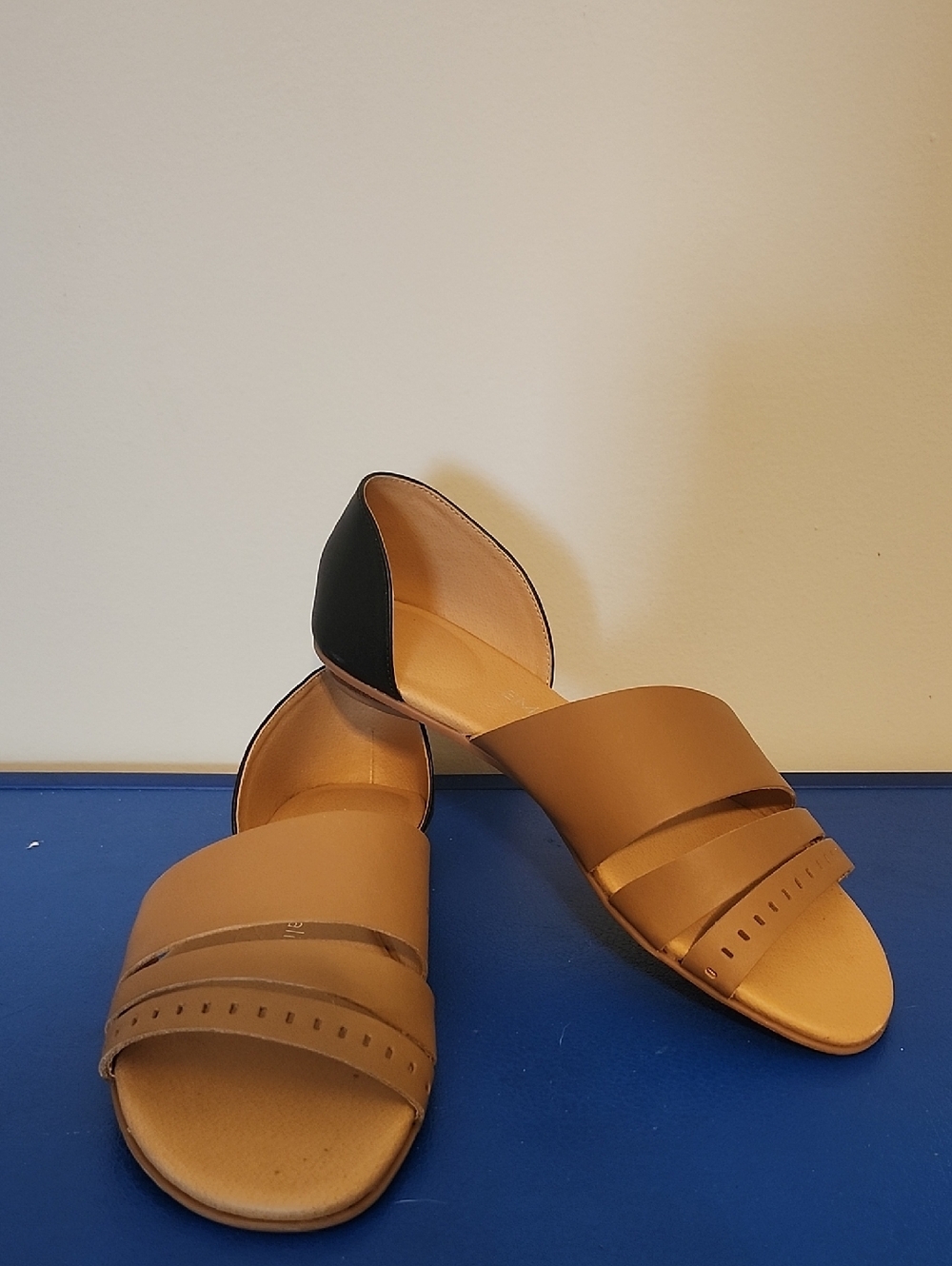 Emu Two-Tone Tan and Black Open-Toe Flat Sandals
